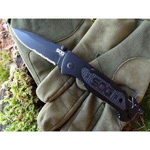 Zavírací nůž SOG® Escape - černý (Varianta: Černá čepel – Titanium Coating)